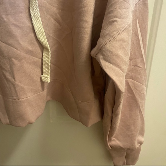 Pink small cropped hoodie - Picture 2 of 4